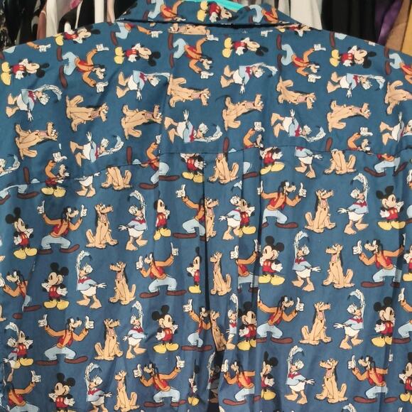 Vintage Disney Store - Mickey Donald Goofy & Pluto - XL - Short Sleeve Button Up - Picture 7 of 7